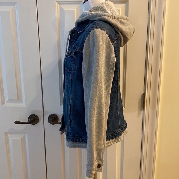 Jean jacket - Picture 2 of 5